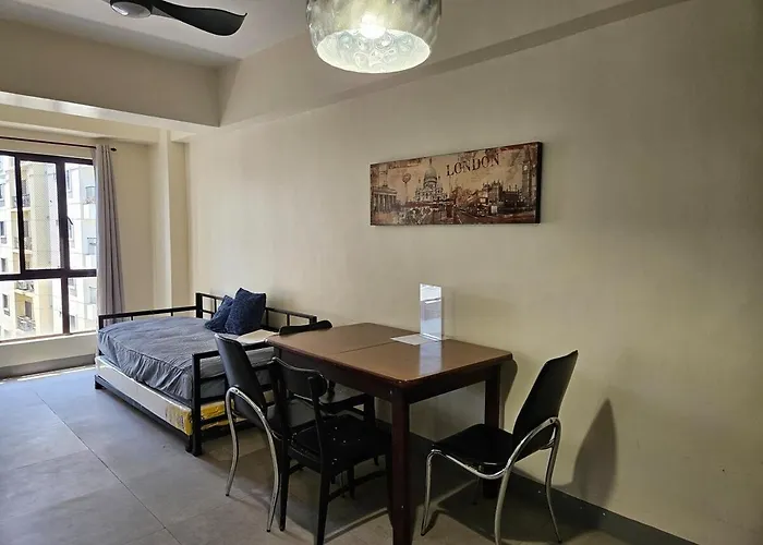 Apartment Burgos Circle Bonifacio Bgc Near High Street *