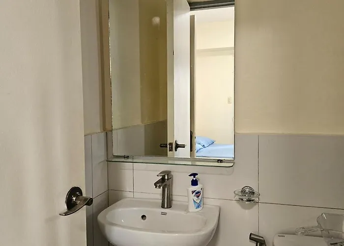 Apartment Burgos Circle Bonifacio Bgc Near High Street *