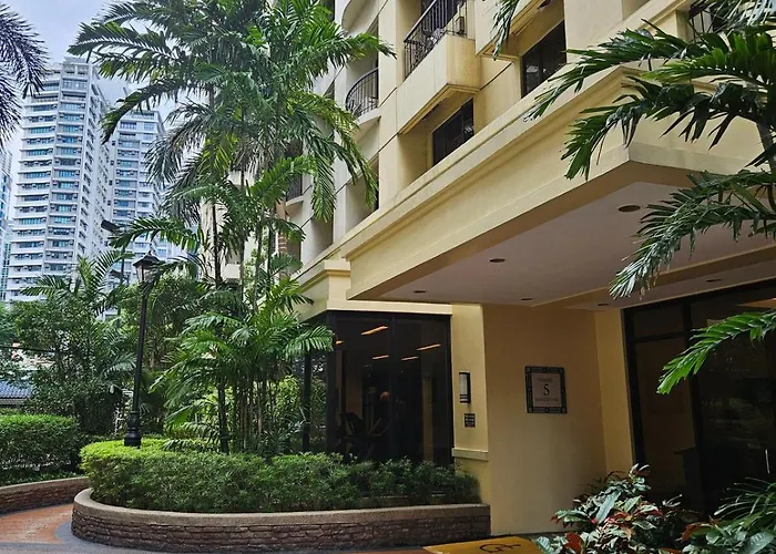 Burgos Circle Bonifacio Bgc Near High Street