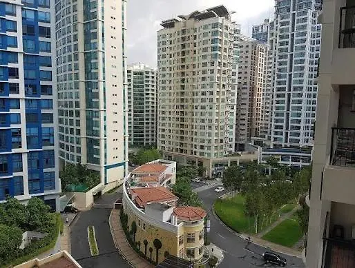 Burgos Circle Bonifacio Bgc Near High Street Apartment